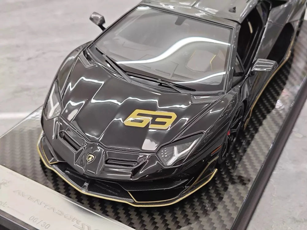 [Ultra Unique] 1:18 Lamborghini 2019 Aventador SVJ Coupe noir voiture miniature Resin