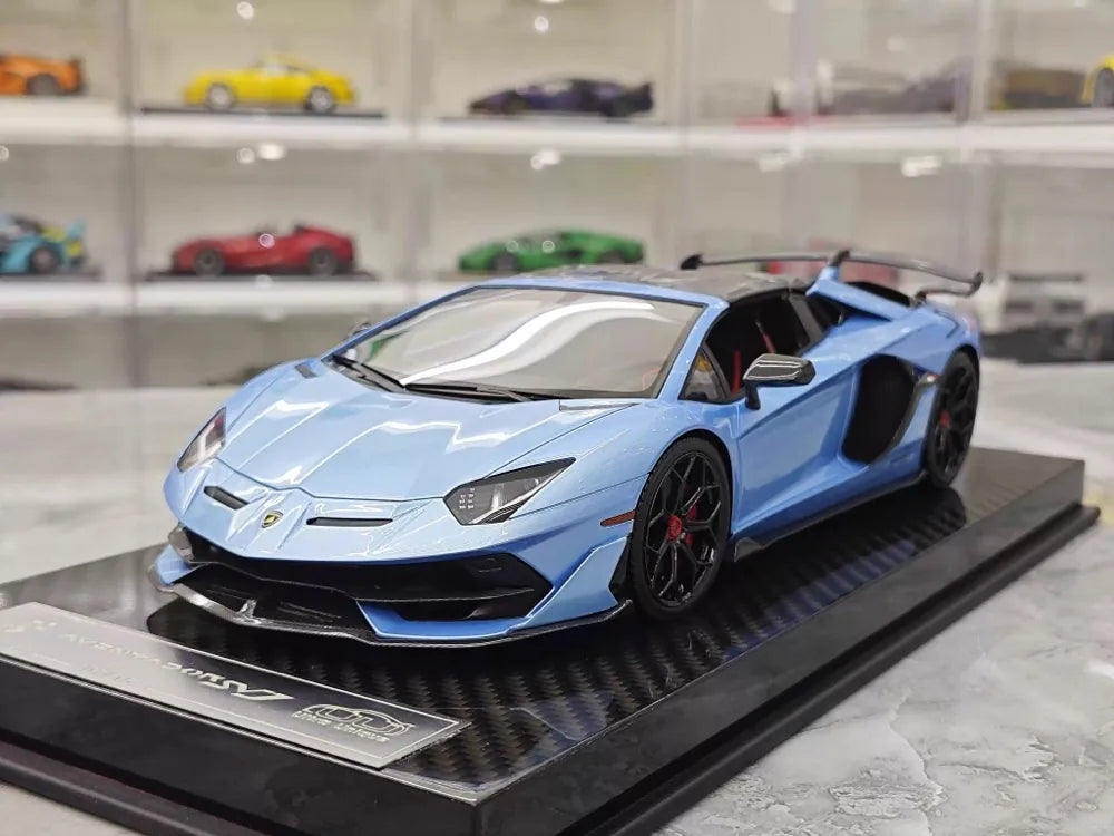 [Ultra Unique] 1:18 Lamborghini 2019 Aventador SVJ Coupe blu modellino di auto resina