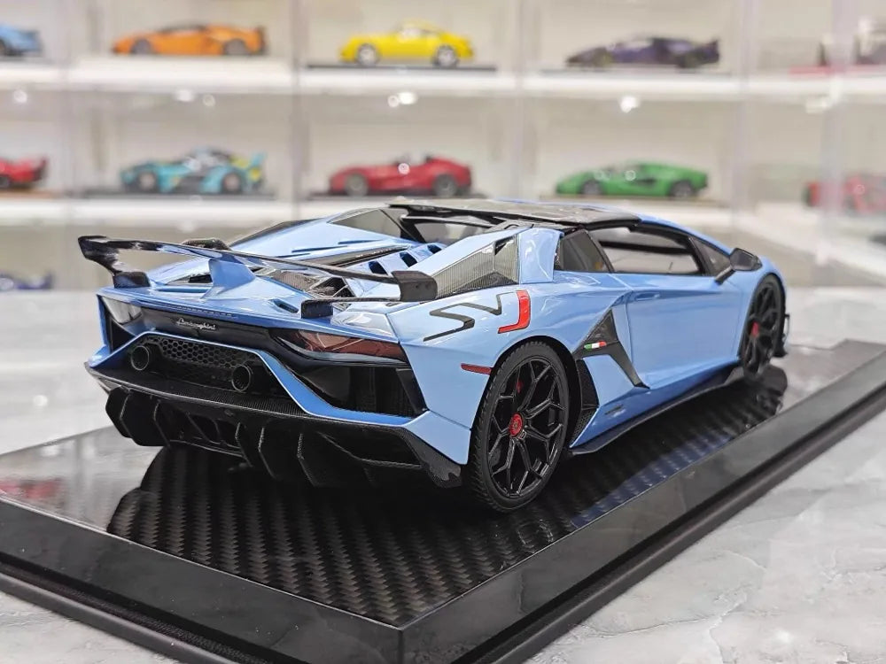[Ultra Unique] 1:18 Lamborghini 2019 Aventador SVJ Coupe blu modellino di auto resina