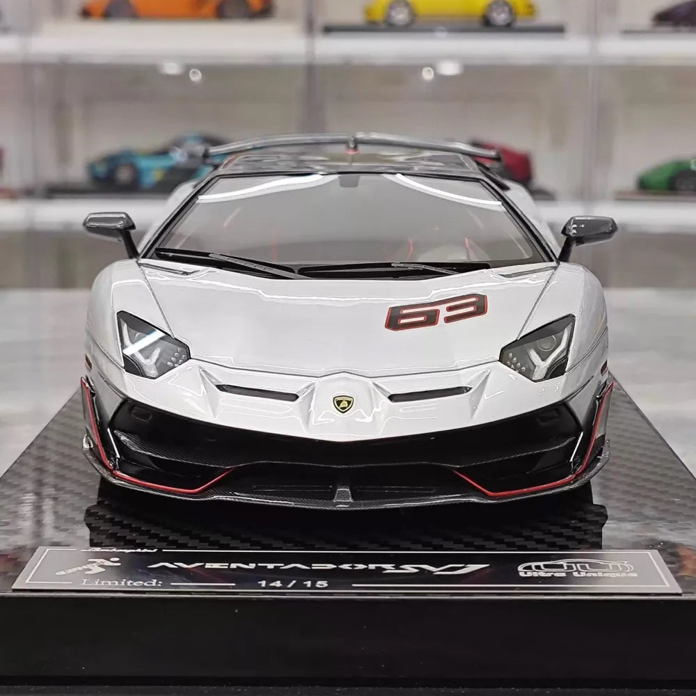 [Ultra Unique] 1:18 Lamborghini 2019 Aventador SVJ Coupe argento modellino di auto resina