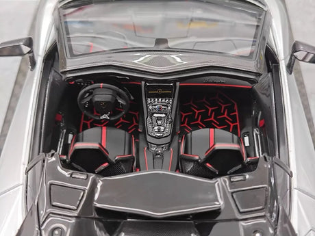 [Ultra Unique] 1:18 Lamborghini 2019 Aventador SVJ Coupe Silver Model Car Resin