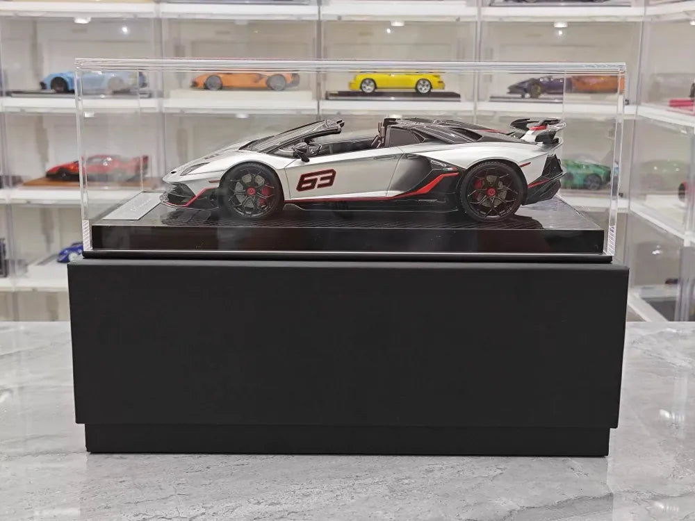 [Ultra Unique] 1:18 Lamborghini 2019 Aventador SVJ Coupe argento modellino di auto resina