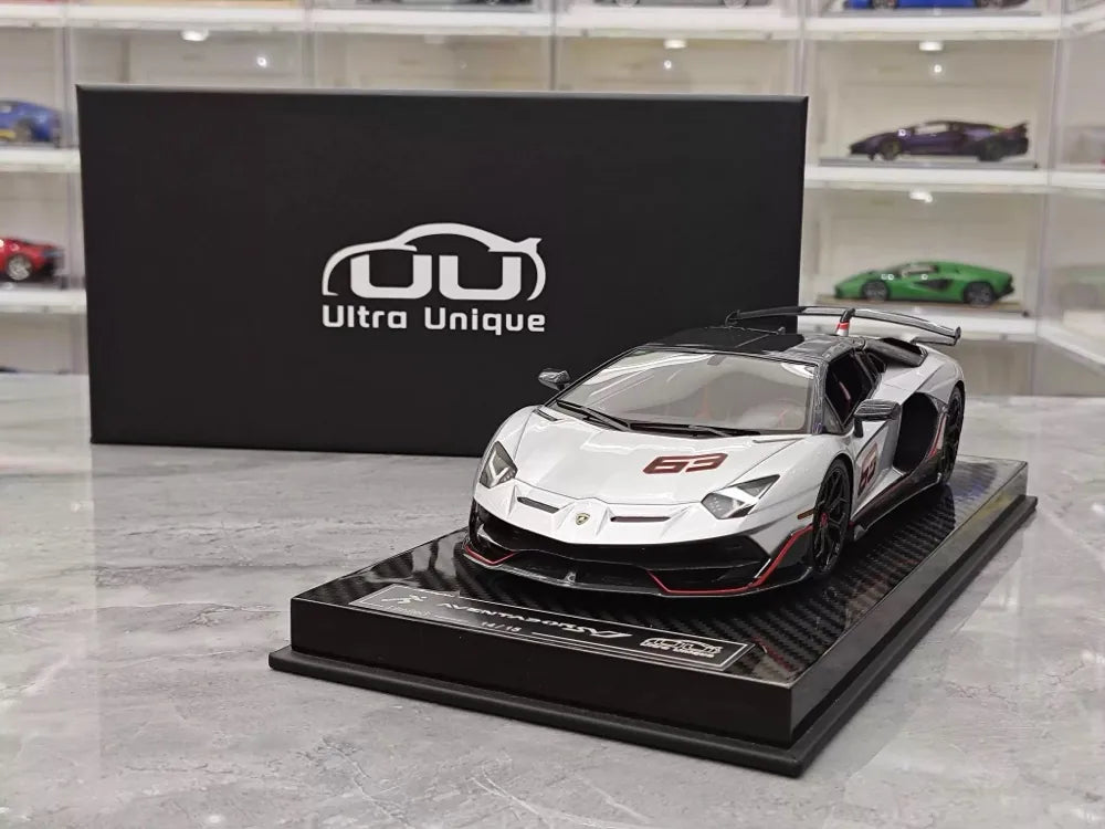 [Ultra Unique] 1:18 Lamborghini 2019 Aventador SVJ Coupe argent voiture miniature Resin