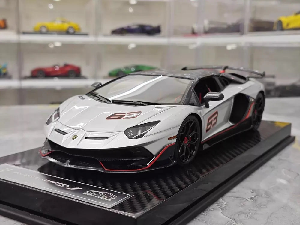 [Ultra Unique] 1:18 Lamborghini 2019 Aventador SVJ Coupe argent voiture miniature Resin