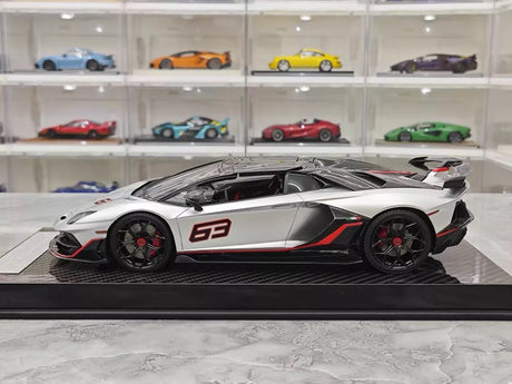 [Ultra Unique] 1:18 Lamborghini 2019 Aventador SVJ Coupe Silver Model Car Resin
