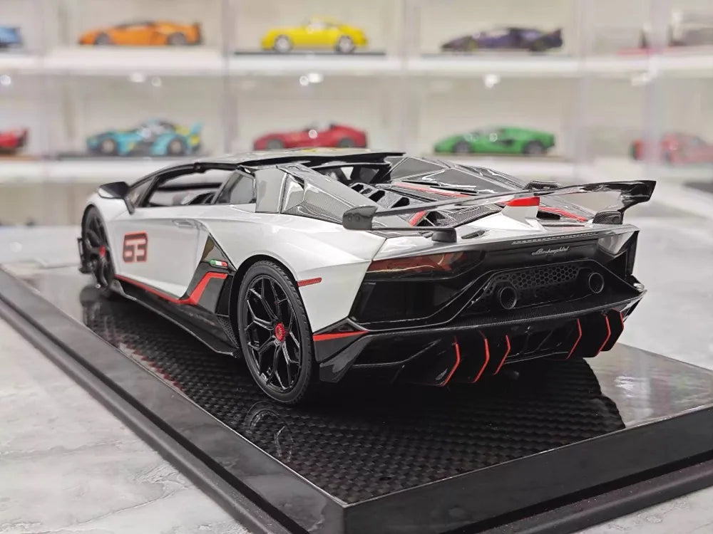 [Ultra Unique] 1:18 Lamborghini 2019 Aventador SVJ Coupe argent voiture miniature Resin