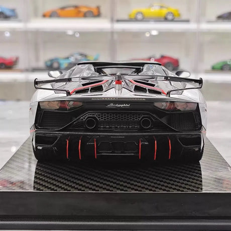 [Ultra Unique] 1:18 Lamborghini 2019 Aventador SVJ Coupe Silver Model Car Resin