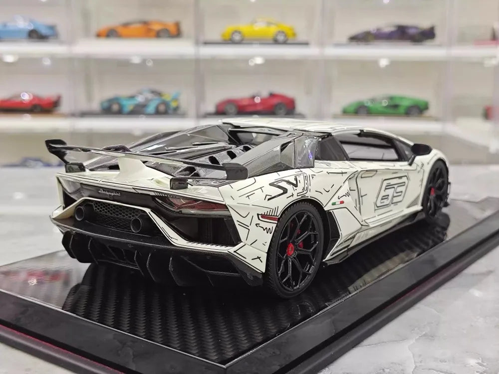 [Ultra Unique] 1:18 Lamborghini 2019 Aventador SVJ Coupe Sketch Model Car Resin