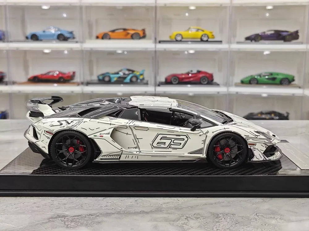 [Ultra Unique] 1:18 Lamborghini 2019 Aventador SVJ Coupe Sketch Model Car Resin