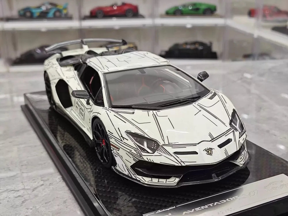 [Ultra Unique] 1:18 Lamborghini 2019 Aventador SVJ Coupe Sketch Model Car Resin