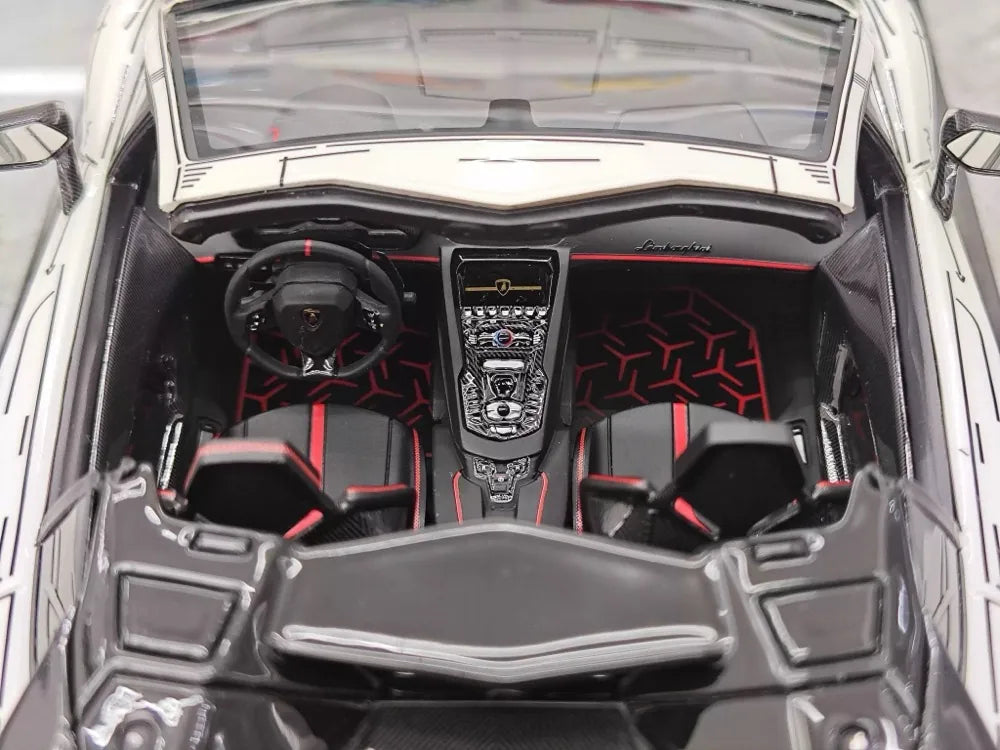 [Ultra Unique] 1:18 Lamborghini 2019 Aventador SVJ Coupe Sketch pienoismalli Hartsi