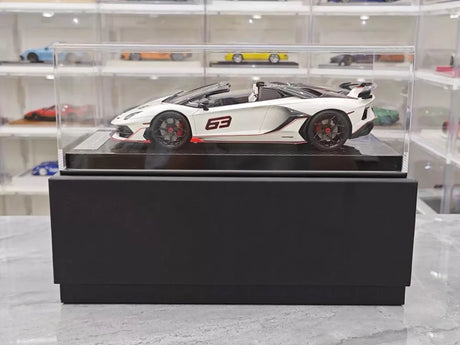 [Ultra Unique] 1:18 Lamborghini 2019 Aventador SVJ Coupe White Model Car Resin
