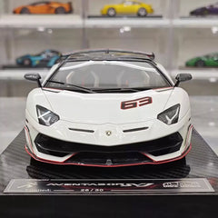 [Ultra Unique] 1:18 Lamborghini 2019 Aventador SVJ Coupe White Model Car Resin