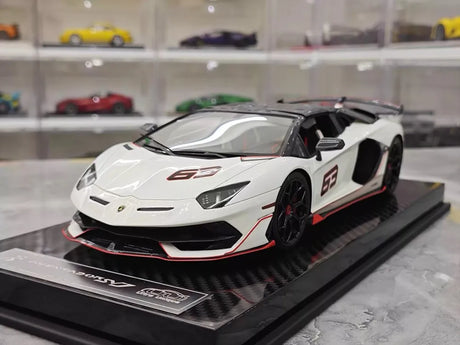 [Ultra Unique] 1:18 Lamborghini 2019 Aventador SVJ Coupe White Model Car Resin