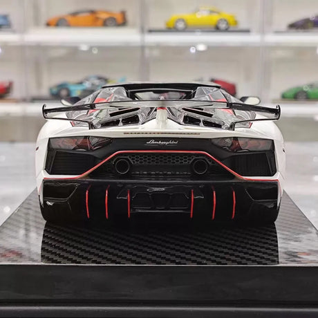 [Ultra Unique] 1:18 Lamborghini 2019 Aventador SVJ Coupe White Model Car Resin