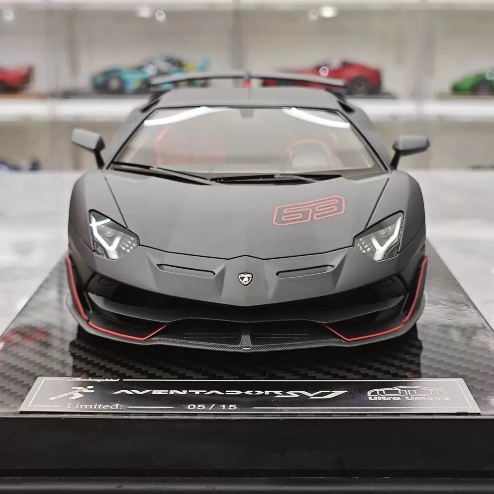 [Ultra Unique] 1:18 Lamborghini 2019 Aventador SVJ Roadster nero modellino di auto resina