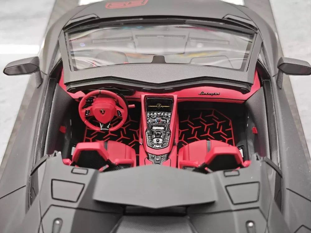 [Ultra Unique] 1:18 Lamborghini 2019 Aventador SVJ Roadster Black Model Car Resin