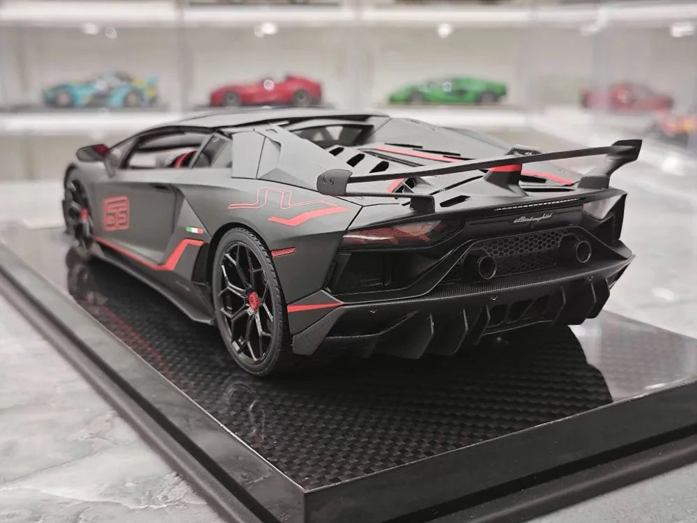 [Ultra Unique] 1:18 Lamborghini 2019 Aventador SVJ Roadster Black Model Car Resin