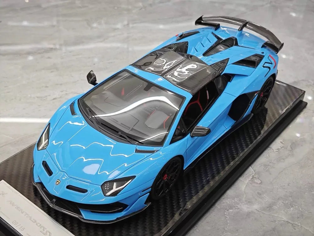 [Ultra Unique] 1:18 Lamborghini 2019 Aventador SVJ Roadster Blue Model Car Resin