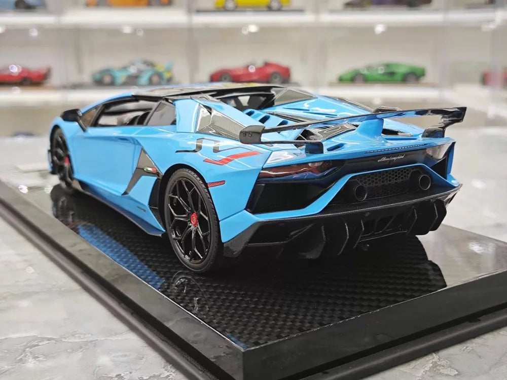 [Ultra Unique] 1:18 Lamborghini 2019 Aventador SVJ Roadster Blue Model Car Resin