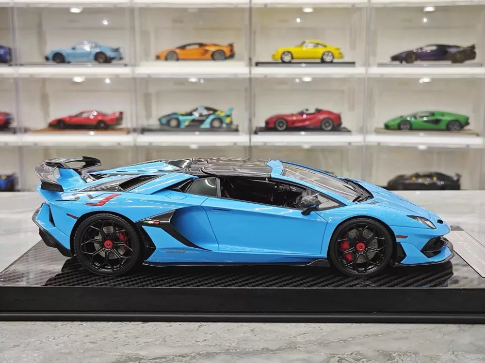 [Ultra Unique] 1:18 Lamborghini 2019 Aventador SVJ Roadster Blue Model Car Resin