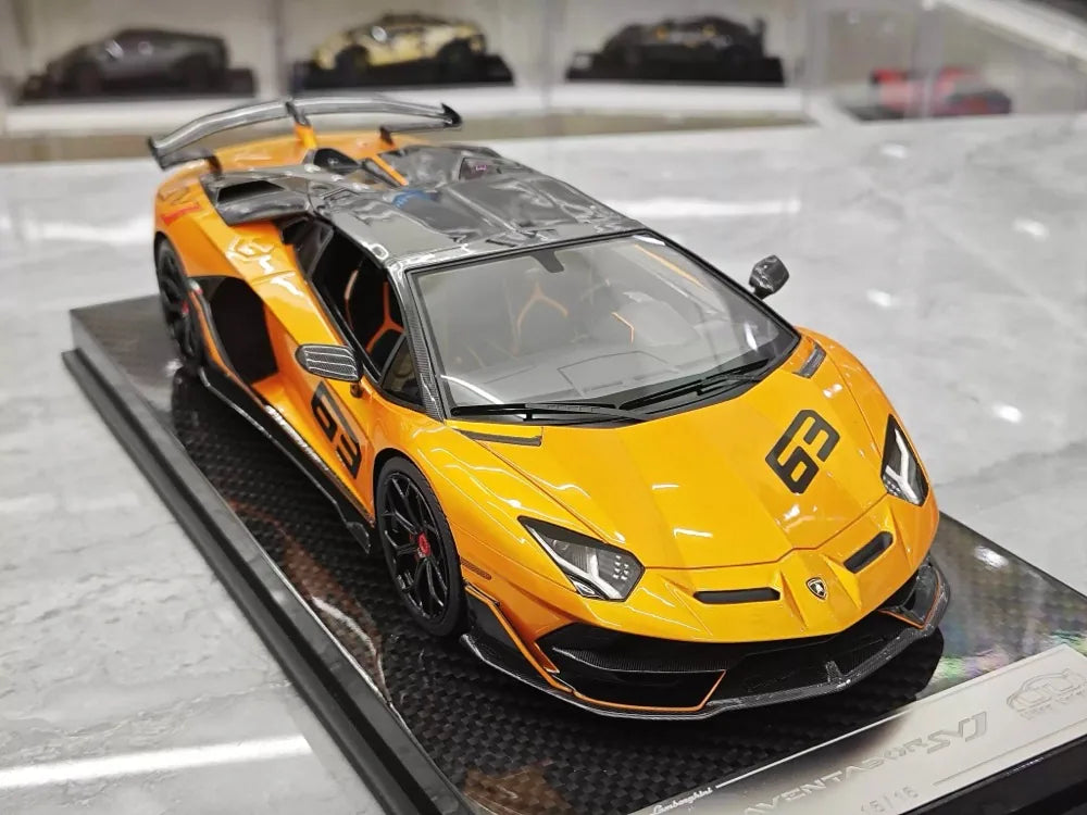 [Ultra Unique] 1:18 Lamborghini 2019 Aventador SVJ Roadster Orange Model Car Resin