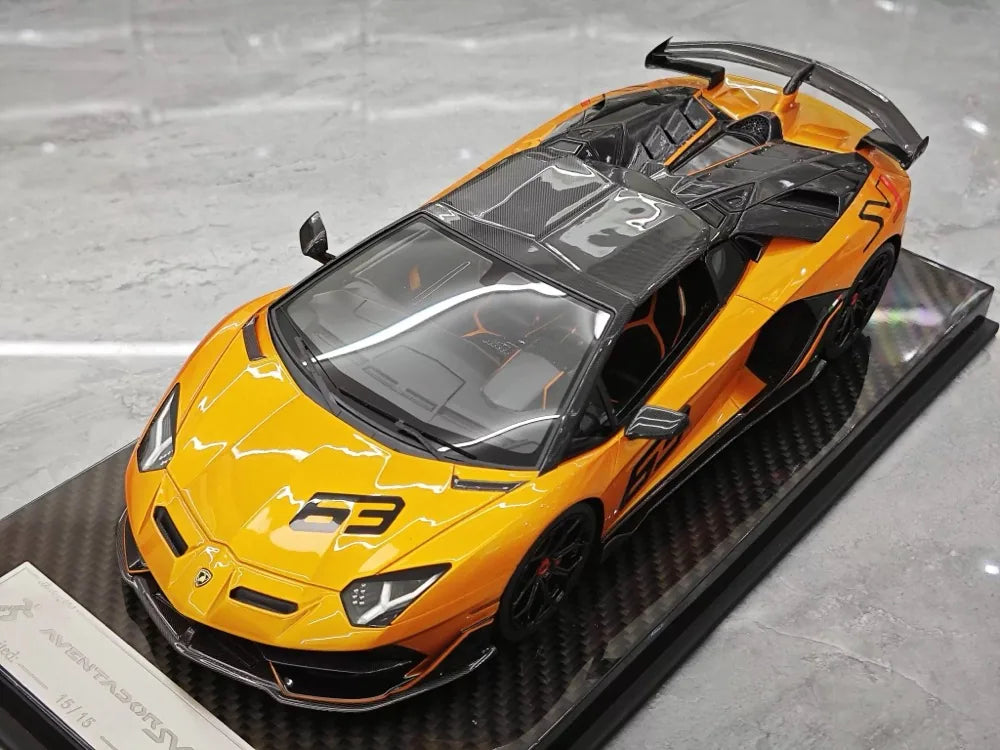 [Ultra Unique] 1:18 Lamborghini 2019 Aventador SVJ Roadster Orange Model Car Resin