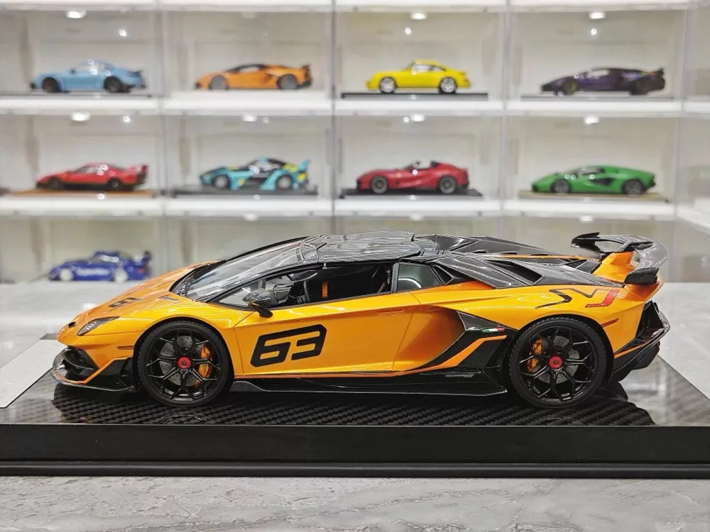 [Ultra Unique] 1:18 Lamborghini 2019 Aventador SVJ Roadster Orange Model Car Resin
