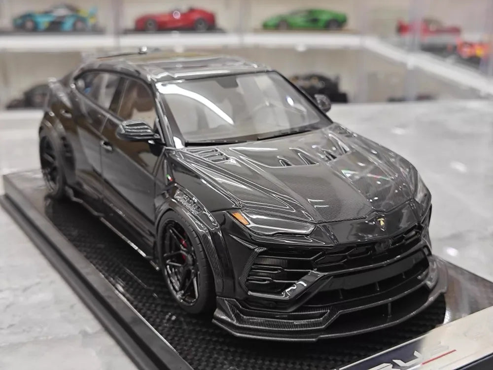 [Ultra Unique] 1:18 Lamborghini 2019 Urus Widebody Black Model Car Resin