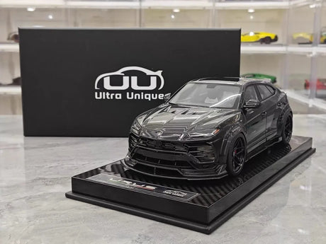 [Ultra Unique] 1:18 Lamborghini 2019 Urus Widebody Black Model Car Resin
