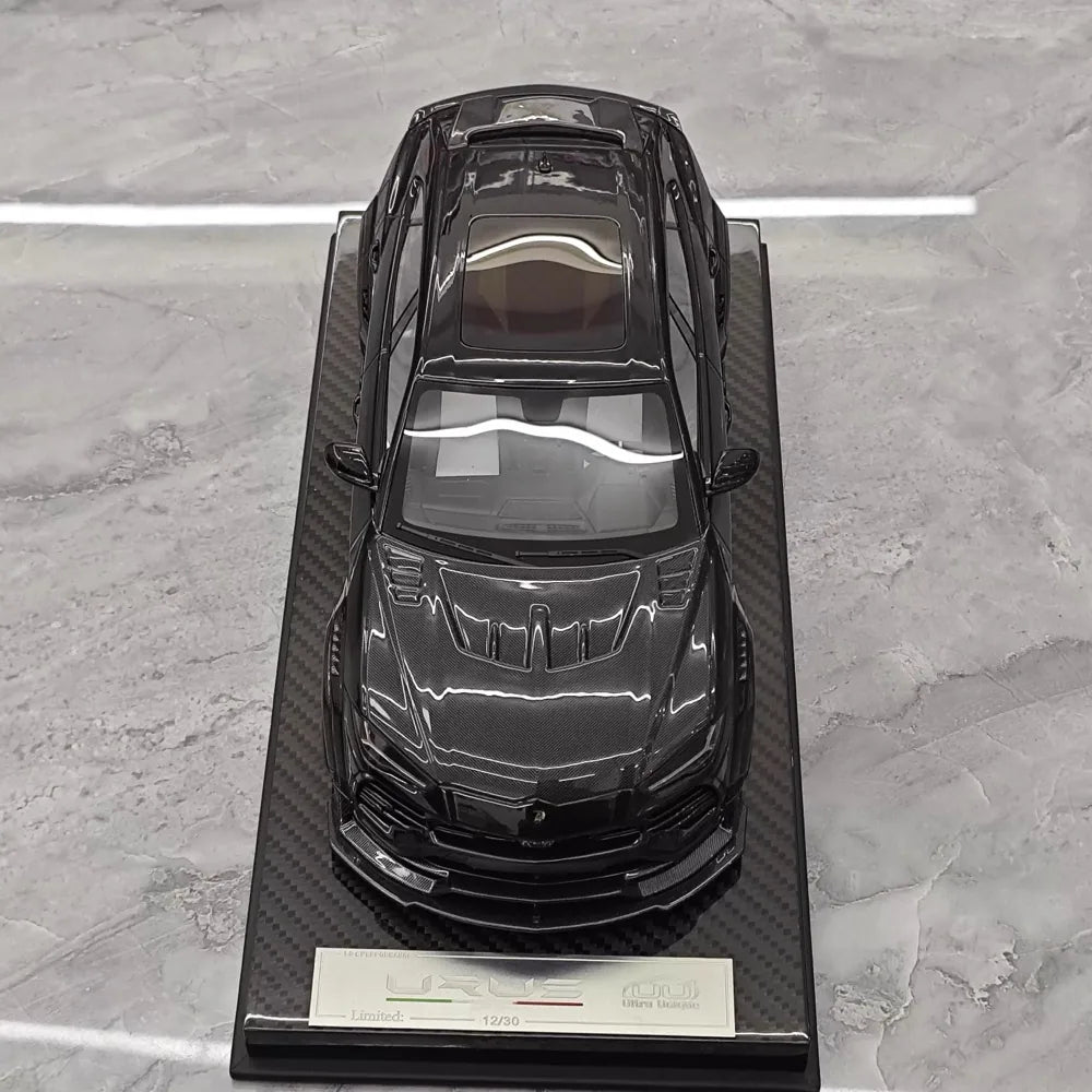 [Ultra Unique] 1:18 Lamborghini 2019 Urus Widebody Black Model Car Resin