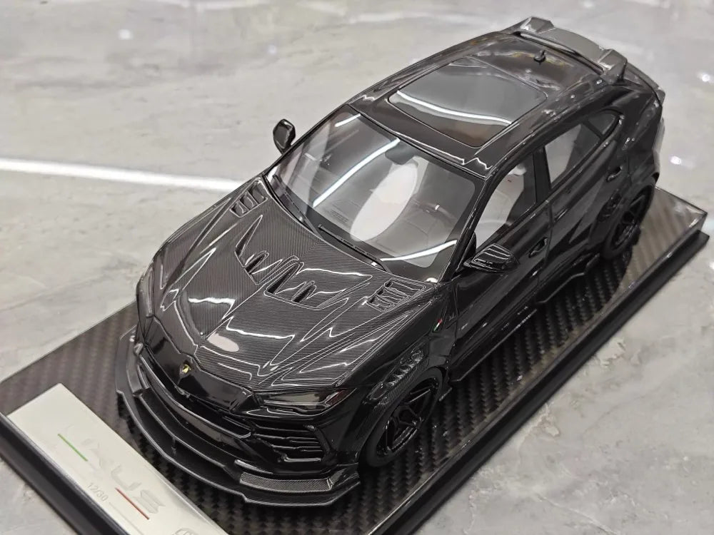 [Ultra Unique] 1:18 Lamborghini 2019 Urus Widebody Black Model Car Resin