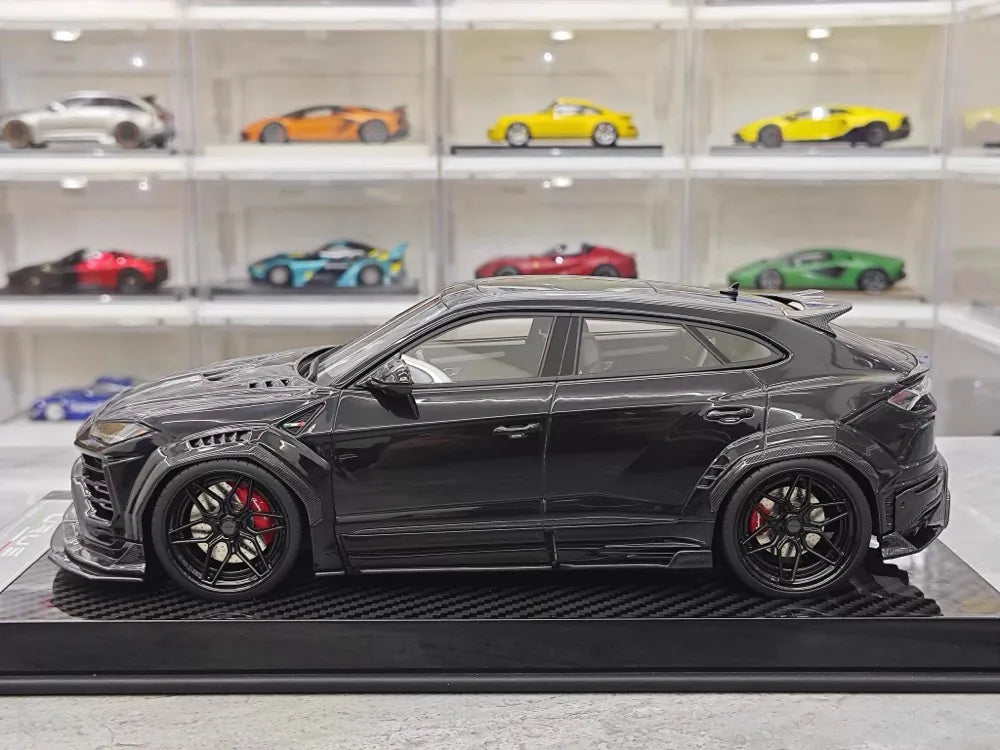 [Ultra Unique] 1:18 Lamborghini 2019 Urus Widebody zwart modelauto Hars