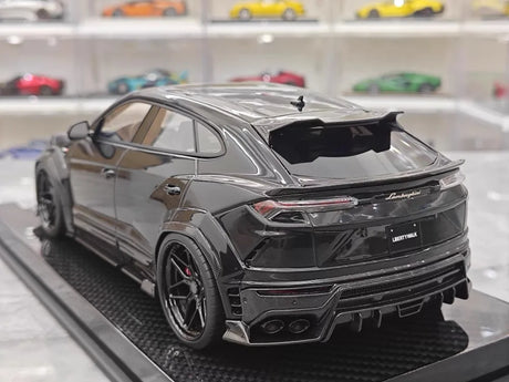 [Ultra Unique] 1:18 Lamborghini 2019 Urus Widebody Black Model Car Resin