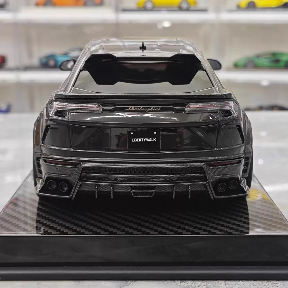 [Ultra Unique] 1:18 Lamborghini 2019 Urus Widebody Black Model Car Resin