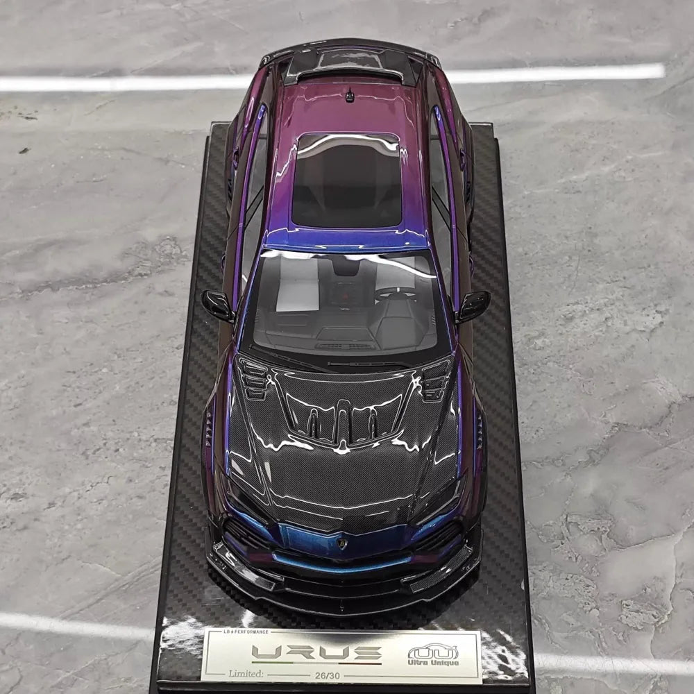 [Ultra Unique] 1:18 Lamborghini 2019 Urus Widebody Gradient modellino di auto resina
