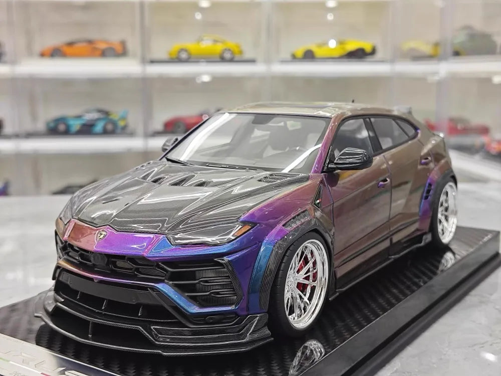 [Ultra Unique] 1:18 Lamborghini 2019 Urus Widebody Gradient modellino di auto resina