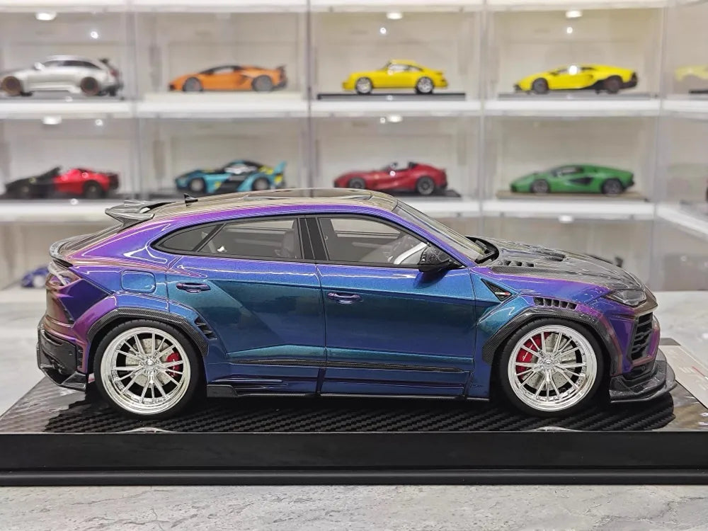 [Ultra Unique] 1:18 Lamborghini 2019 Urus Widebody Gradient modellino di auto resina