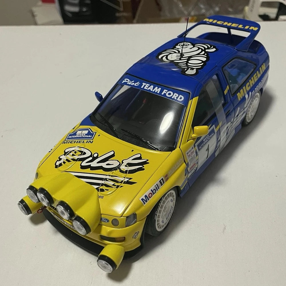 [UT] 1:18 Ford 1993 Escort RS Cosworth Rally #1 Model Car Die-Cast