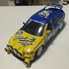 [UT] 1:18 Ford 1993 Escort RS Cosworth Rally #1 Model Car Die-Cast