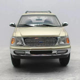[UT] 1:18 Ford 1997 Expedition XLT Gold Model Car Die-Cast