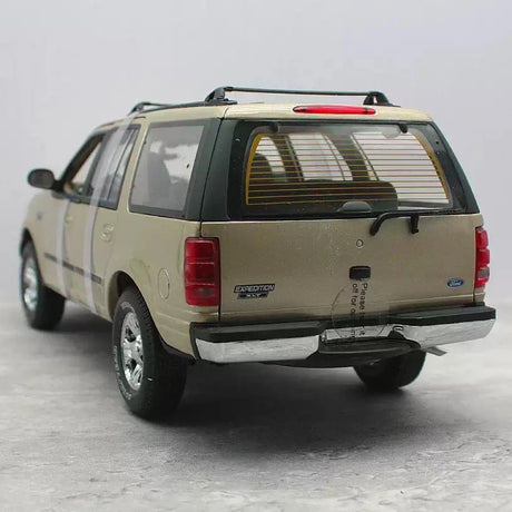 [UT] 1:18 Ford 1997 Expedition XLT Gold Model Car Die-Cast