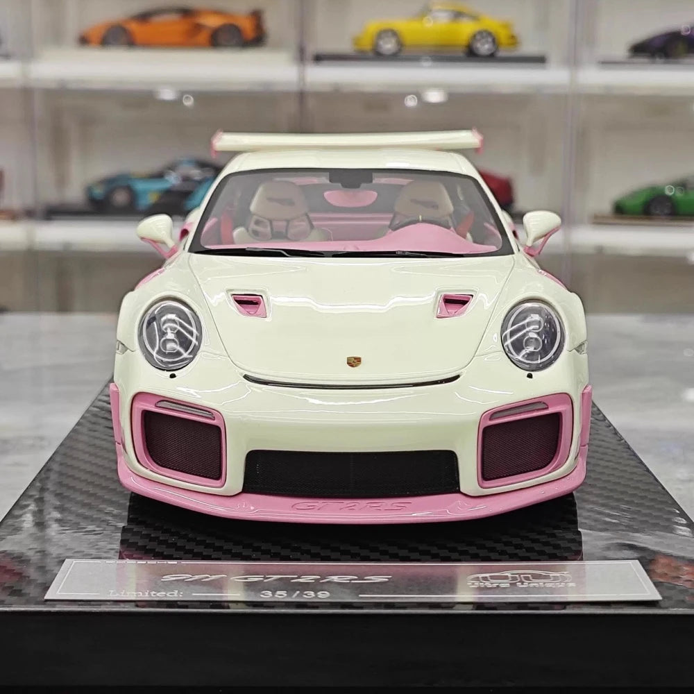 [Ultra Unique] 1:18 Porsche 2018 911 GT2 RS Weissach confezione rosa modellino di auto resina