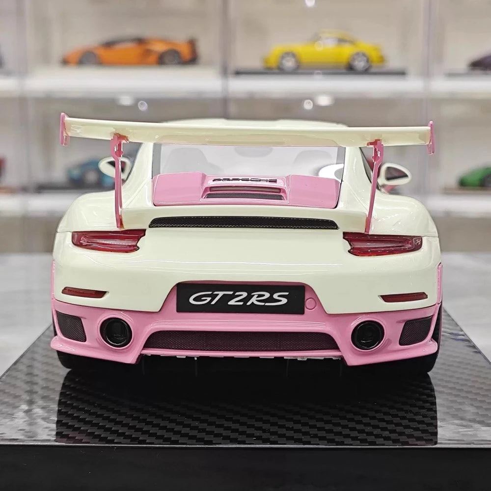 [Ultra Unique] 1:18 Porsche 2018 911 GT2 RS Weissach Package rose voiture miniature Resin