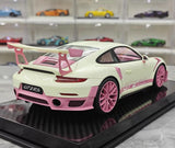 [Ultra Unique] 1:18 Porsche 2018 911 GT2 RS Weissach confezione rosa modellino di auto resina