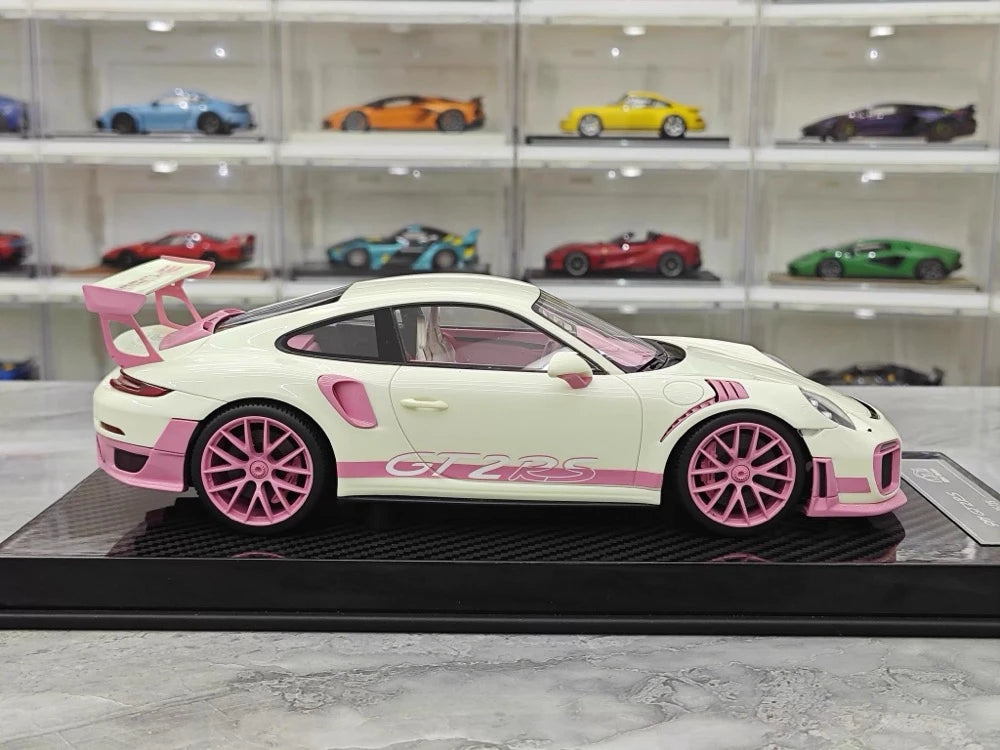 [Ultra Unique] 1:18 Porsche 2018 911 GT2 RS Weissach confezione rosa modellino di auto resina
