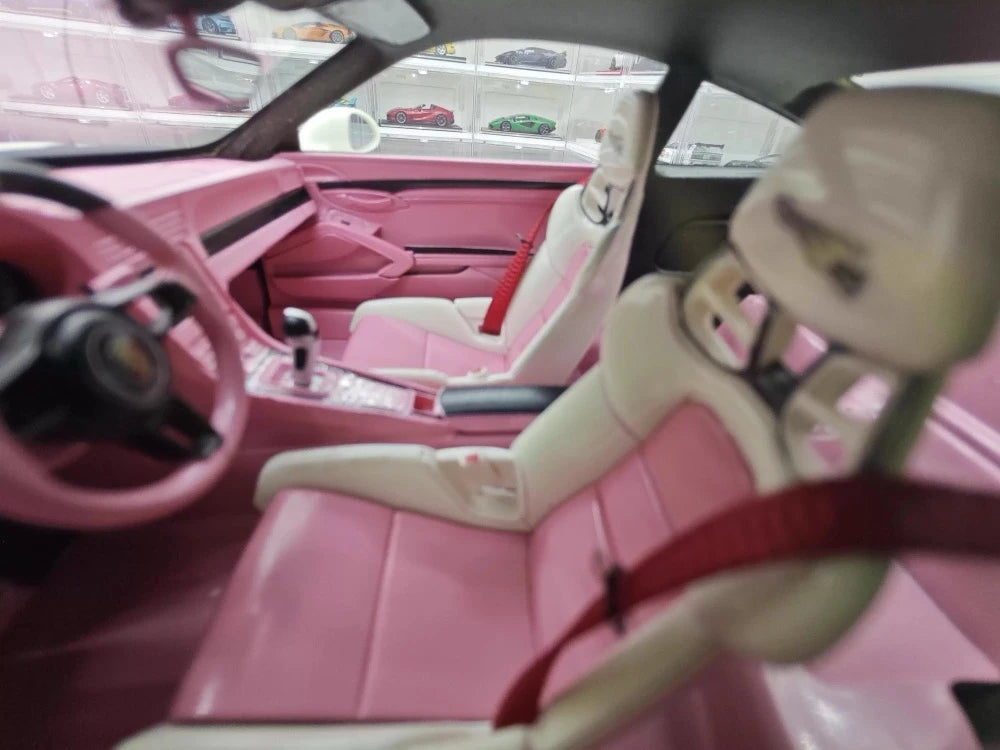 [Ultra Unique] 1:18 Porsche 2018 911 GT2 RS Weissach confezione rosa modellino di auto resina