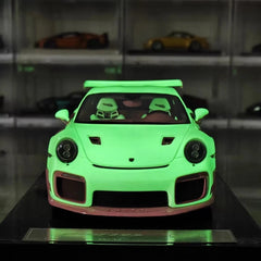 [Ultra Unique] 1:18 Porsche 2018 911 GT2 RS Weissach Package rose voiture miniature Resin