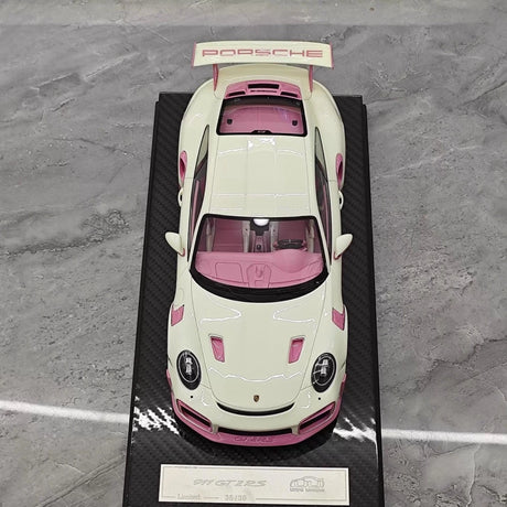 [Ultra Unique] 1:18 Porsche 2018 911 GT2 RS Weissach Package Pink Model Car Resin