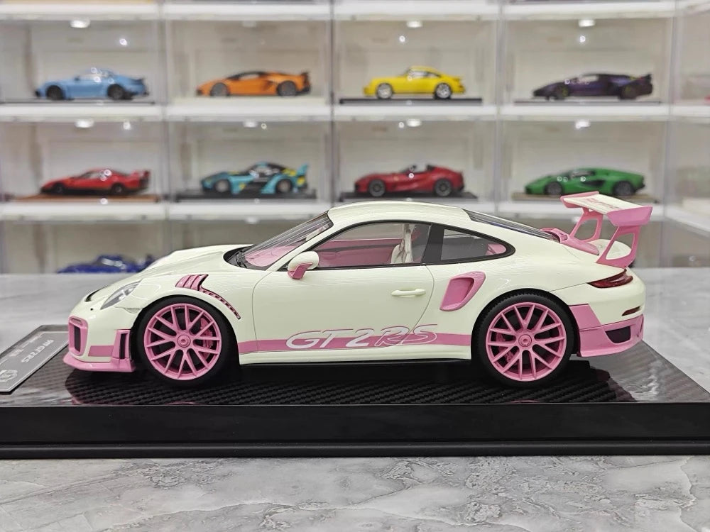 [Ultra Unique] 1:18 Porsche 2018 911 GT2 RS Weissach confezione rosa modellino di auto resina